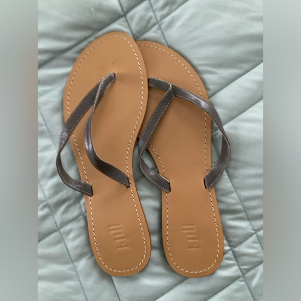 NWOB J. Jill Flip Flops